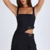 Acadia Minikleid mit Gürtel und Cut-outs in Schwarz Acadia Minikleid mit Gürtel und Cut-outs in Schwarz