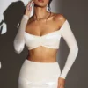 Adele Velvet Off-Shoulder Ruched Crop Top in Elfenbein