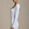 Adelia Bodycon-Minikleid mit Herzausschnitt in Weiß Adelia Bodycon-Minikleid mit Herzausschnitt in Weiß