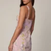 Adia verziertes A-Linien-Minikleid in zartem Rosa Adia verziertes A-Linien-Minikleid in zartem Rosa