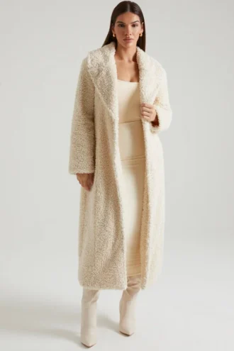 Alaska langer Shearling-Mantel in Creme