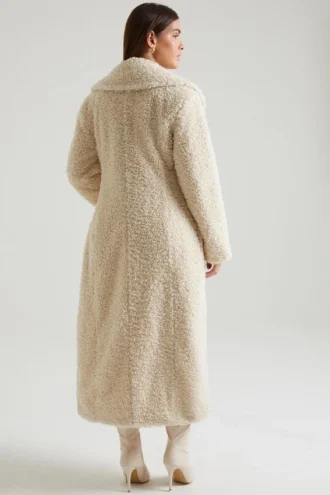 Alaska langer Shearling-Mantel in Creme