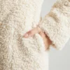 Alaska langer Shearling-Mantel in Creme