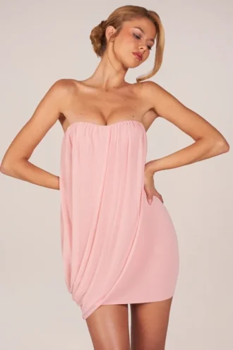Alessandra Bandeau-Minikleid in Blush Pink