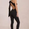 Alira Modal-Jumpsuit mit einer Schulter in Schwarz