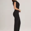 Alouette Modal-Jumpsuit mit einer Schulter in Schwarz