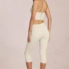 Anessa Capri-Jeans mit mittlerer Leibhöhe in Elfenbein Anessa Capri-Jeans mit mittlerer Leibhöhe in Elfenbein