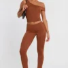 Anona Hose mit mittlerer Leibhöhe aus Modal-Kaschmir-Mischung in Kastanienbraun Anona Hose mit mittlerer Leibhöhe aus Modal-Kaschmir-Mischung in Kastanienbraun