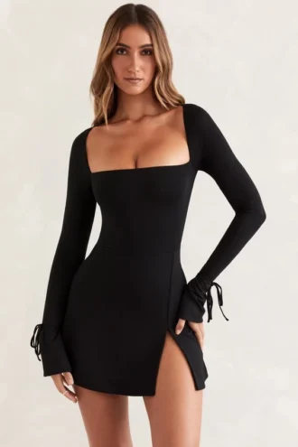 Baize Minikleid mit quadratischem Ausschnitt und langen Ärmeln in Schwarz Baize Minikleid mit quadratischem Ausschnitt und langen Ärmeln in Schwarz