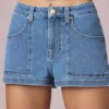 Beata A-Linien-Shorts mit hoher Taille in mittelblauer Waschung Beata A-Linien-Shorts mit hoher Taille in mittelblauer Waschung