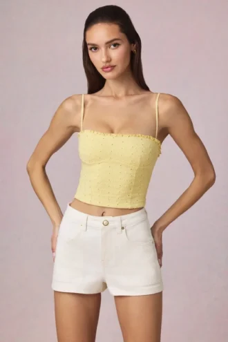 Beata Shorts mit hoher Taille und A-Linien-Schnitt in Ecru-Waschung