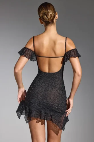 Beaufort Mini-Kleid mit Verzierungen und Cold-Shoulder-Ausschnitt in Schwarz Beaufort Mini-Kleid mit Verzierungen und Cold-Shoulder-Ausschnitt in Schwarz