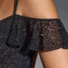 Beaufort Mini-Kleid mit Verzierungen und Cold-Shoulder-Ausschnitt in Schwarz Beaufort Mini-Kleid mit Verzierungen und Cold-Shoulder-Ausschnitt in Schwarz