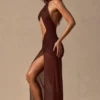 Caicos Maxikleid mit Cut-outs und Neckholder-Ausschnitt in Espressobraun Caicos Maxikleid mit Cut-outs und Neckholder-Ausschnitt in Espressobraun