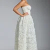 Camellia – Korsettkleid mit Blumenapplikationen in Weiß