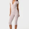 Capri-Jumpsuit aus geripptem Jersey mit rosa Streifen