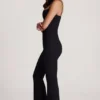 Elanie Jumpsuit mit U-Ausschnitt, Korsett und ausgestelltem Bein in Schwarz Elanie Jumpsuit mit U-Ausschnitt, Korsett und ausgestelltem Bein in Schwarz