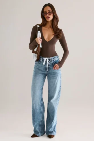 Faedra-Jeans mit geradem Bein und Kordelzug in Mid Wash
