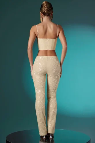 Fallon Petite Verzierte Spitzenhose mit niedriger Leibhöhe in Elfenbein
