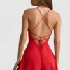 Helaia Playsuit mit Rüschen und offenem Rücken in Scharlachrot Helaia Playsuit mit Rüschen und offenem Rücken in Scharlachrot