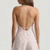 Helaia Playsuit mit Rüschen und rückenfreiem Ausschnitt in Kirschprint Helaia Playsuit mit Rüschen und rückenfreiem Ausschnitt in Kirschprint