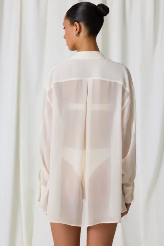 Hiva Oversize-Shirt mit Perlenverzierung in Perlweiß