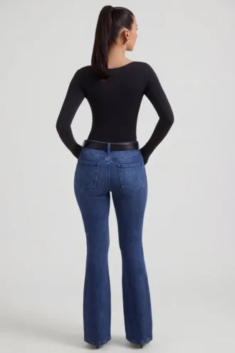 Jacey High-Rise Flared Jeans in Indigo-Waschung