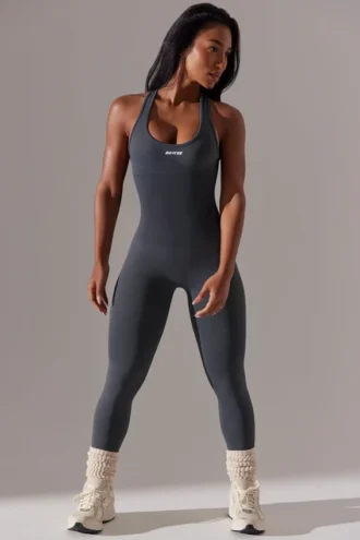 Langer Jumpsuit mit Cut-outs in Grau Langer Jumpsuit mit Cut-outs in Grau