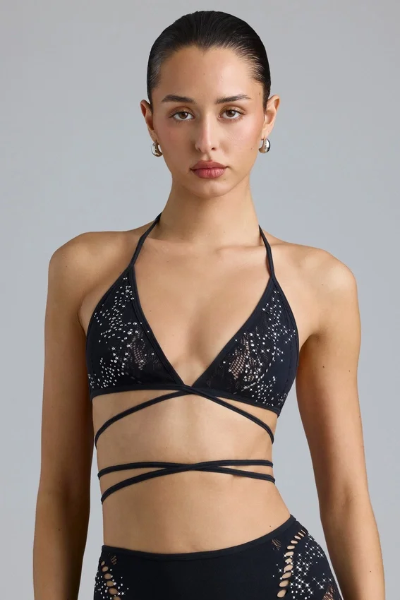 Liberty Bikini-Oberteil mit verzierten Kreuzbändern in Schwarz Liberty Bikini-Oberteil mit verzierten Kreuzbändern in Schwarz