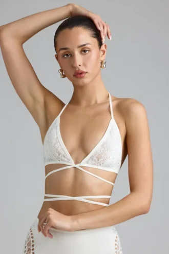 liberty bikini oberteil mit verzierten kreuztrgern in elfenbein 2 330x495 - Liberty Bikini-Oberteil mit verzierten Kreuztr&auml;gern in Elfenbein