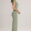 Maude Modal Asymmetrisches Maxikleid mit Rüschen in Salbeigrün Maude Modal Asymmetrisches Maxikleid mit Rüschen in Salbeigrün