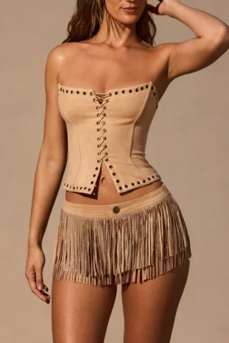 Meliora Fringed Low-Rise Mini Shorts in Hellbraun