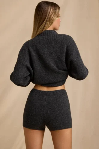 Mini-Shorts aus Strick mit mittelhohem Bund in Anthrazit meliert