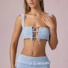 Ottilie Crop-Top mit Rüschen und Bindeband vorne in Powder Blue Ottilie Crop-Top mit Rüschen und Bindeband vorne in Powder Blue