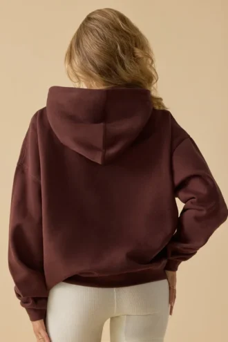 Oversize-Kapuzenpullover in Mahagoni Oversize-Kapuzenpullover in Mahagoni