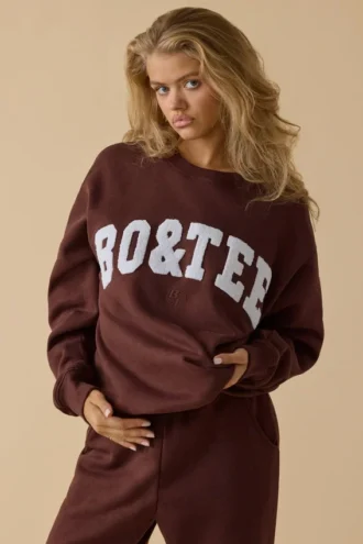 Oversized-Sweatshirt mit Rundhalsausschnitt in Mahagoni Oversized-Sweatshirt mit Rundhalsausschnitt in Mahagoni