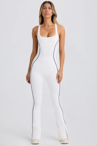 Petite Soft Active Jumpsuit mit offenem Rücken in Weiß Petite Soft Active Jumpsuit mit offenem Rücken in Weiß