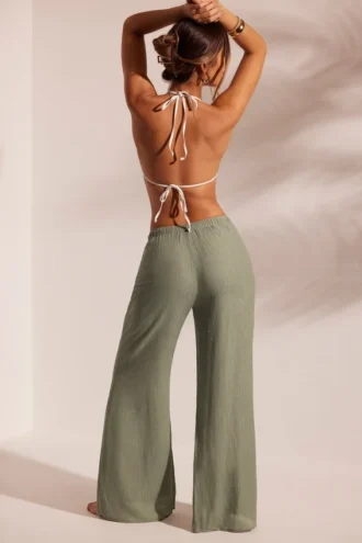 Resort-Wear-Strandhose mit Crinkle-Struktur in Hellgrün Resort-Wear-Strandhose mit Crinkle-Struktur in Hellgrün