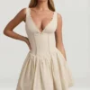 Sabina A-Linien-Minikleid mit Broderie-Anglaise-Verzierung und Schleife in Elfenbein Sabina A-Linien-Minikleid mit Broderie-Anglaise-Verzierung und Schleife in Elfenbein