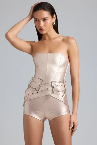 Sasha Metallic-Denim-Playsuit mit Gürtel und Korsett in Champagner