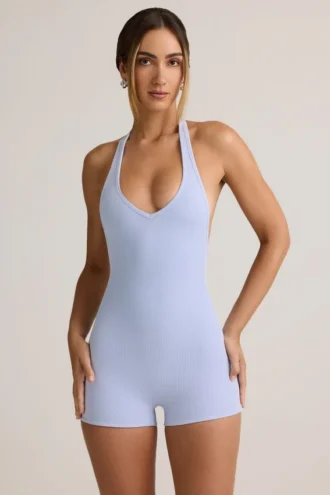 Shelly Modal-Playsuit mit geripptem Rückenausschnitt in Hellblau