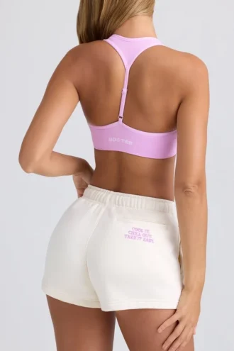 Shorts mit mittlerer Leibhöhe in Eierschalenweiß
