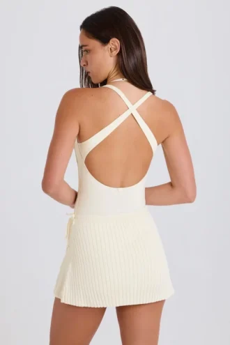 Skort aus geripptem Strick mit Bindeband in Creme