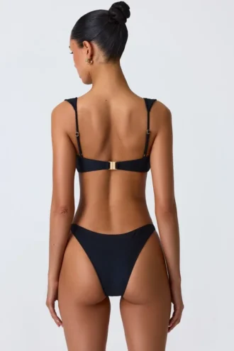 Volute verzierte Cheeky-Bikinihose in Schwarz