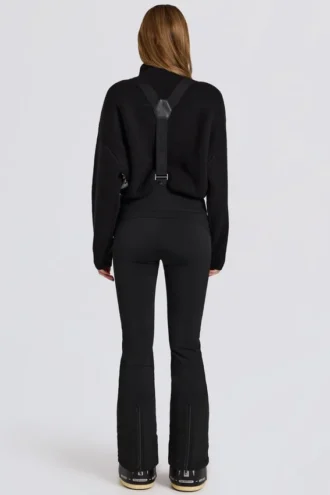 Wasserdichte Latzhose mit hoher Taille und Hosenträgern in Schwarz Wasserdichte Latzhose mit hoher Taille und Hosenträgern in Schwarz