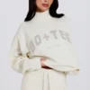 Weicher Oversize-Pullover aus Strick in Elfenbein