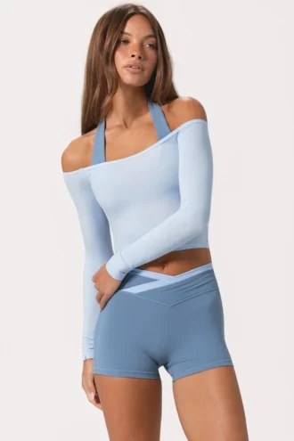 Weiches Jersey-Oberteil mit schulterfreiem Ausschnitt in Powder Blue
