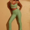 Zuni Petite-Hose mit Schnürung am Rücken in Grün Zuni Petite-Hose mit Schnürung am Rücken in Grün
