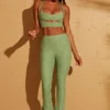 Zuni Petite-Hose mit Schnürung am Rücken in Grün Zuni Petite-Hose mit Schnürung am Rücken in Grün